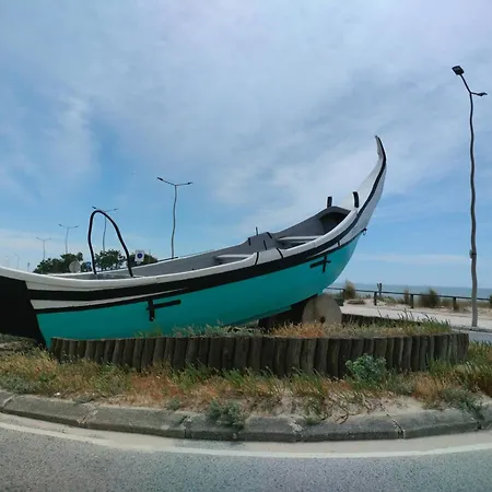 By The Sea 普拉亚德米拉