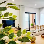 Apartment By The Sea *