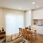 By The Sea Apartment *