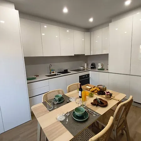 דירה By The Sea *